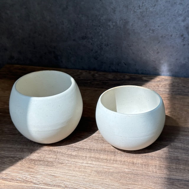 SHIKIKA - Korokoro Round Yunomi Cup - White