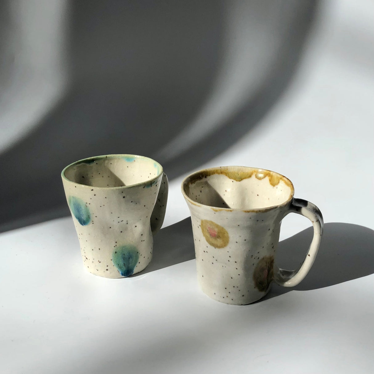 Hiroshi Hirai: Heart Shaped Mug Cup, Yellow Accents - yumenet.live