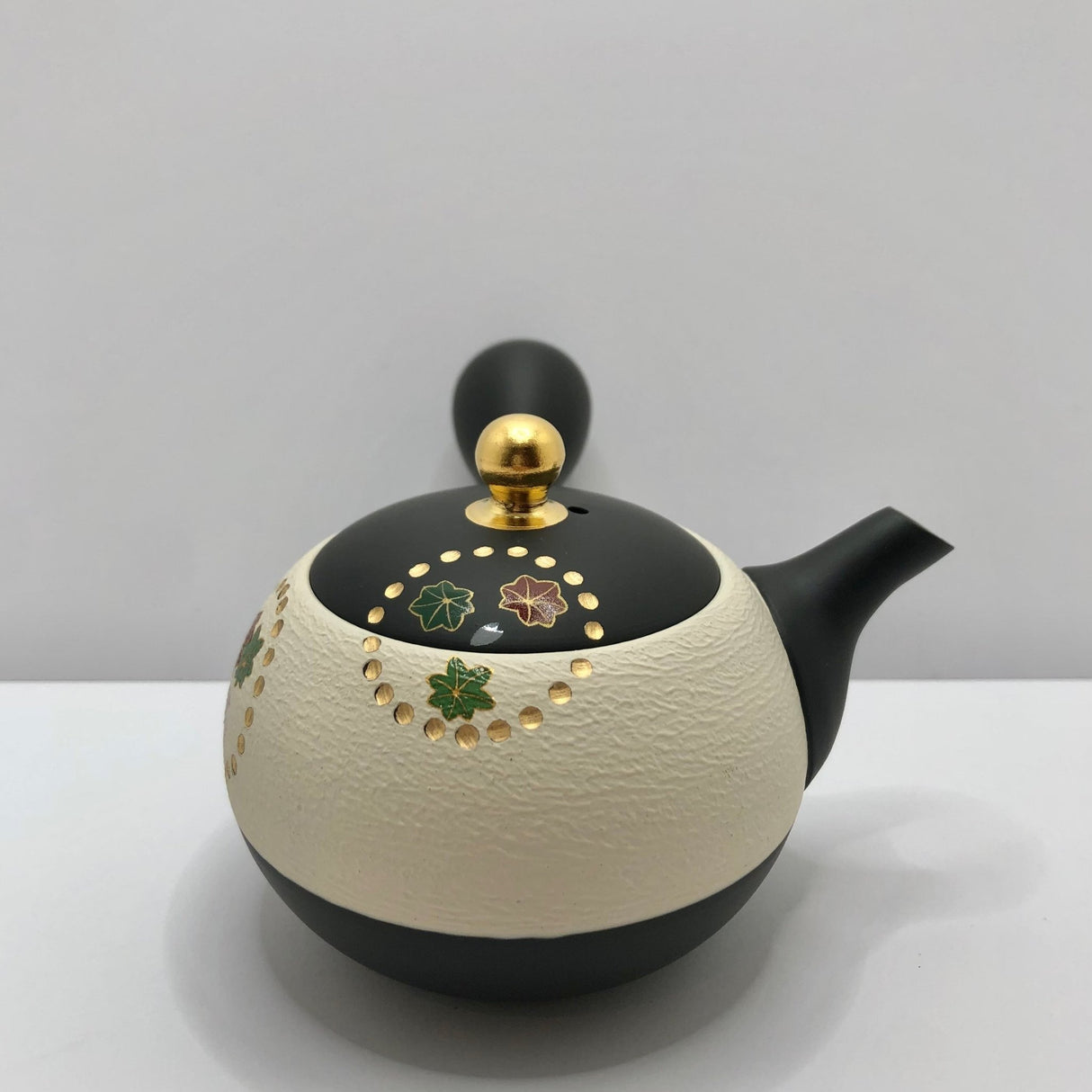 Isobe Ceramics mi122: Tokoname Kyusu Golden Autumn Leaves by Shouhou 200 ml 金彩紅葉桜 - yumenet.live