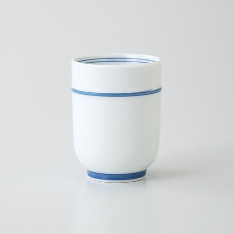 Saikai Ceramics: Blue Trim, White Porcelain Yunomi Tea Cup with Blue Accents 150 ml - yumenet.live
