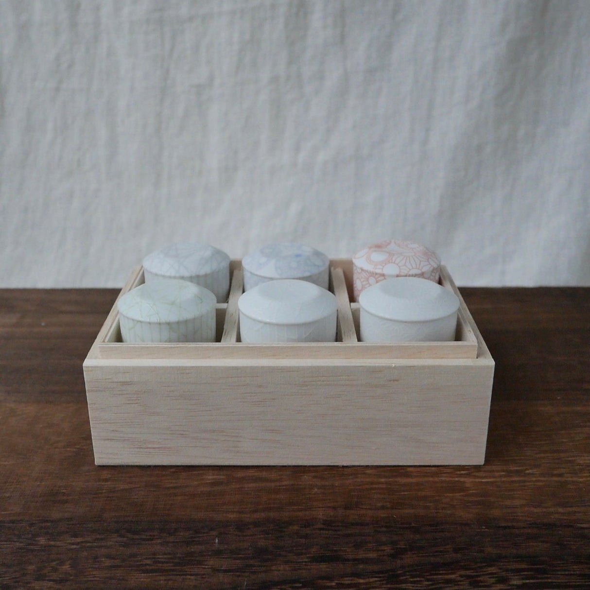 Yamani - Miyama Tableware: Sasasa Guinomi Shot Glass 6-Piece Set with Wooden Gift Box - yumenet.live