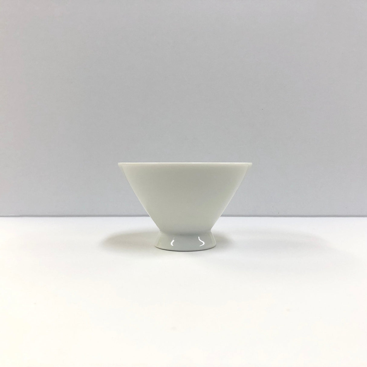 Yamatane: Tea Professional's White Porcelain Tea Cup - Asagao - yumenet.live