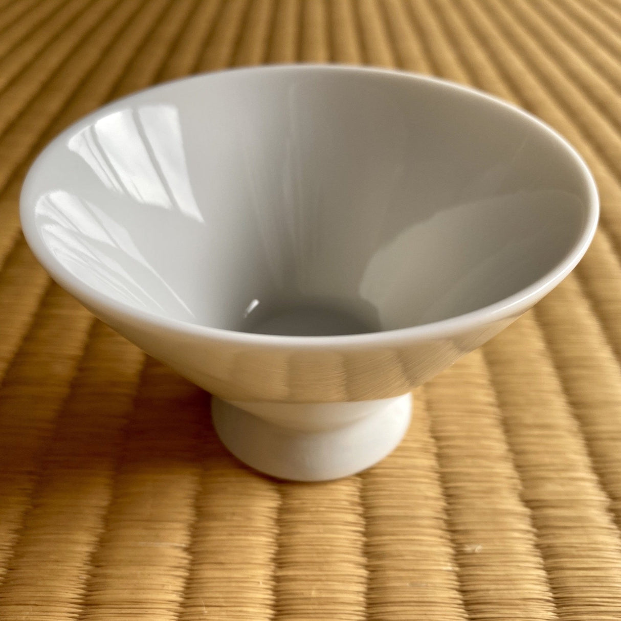 Yamatane: Tea Professional's White Porcelain Tea Cup - Asagao - yumenet.live