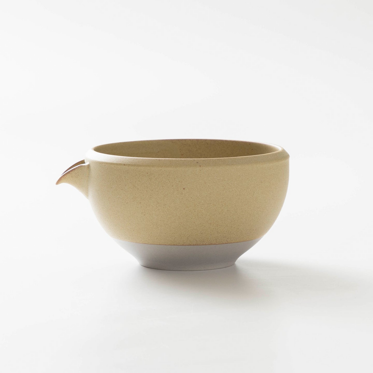 ORIGAMI「Kai - 片口」和良ブラウン - 美濃焼 磁器製片口抹茶碗