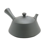 Fujita Tokuta Y338 : Volcano Black Triangle - Tokoname Kyusu with Ceramic Mesh Strainer (230 ml)