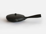 Jinsui Kiln: TOKI - SUMIKURO, Flat Tokoname Kyusu Tea Pot (80ml, Black)