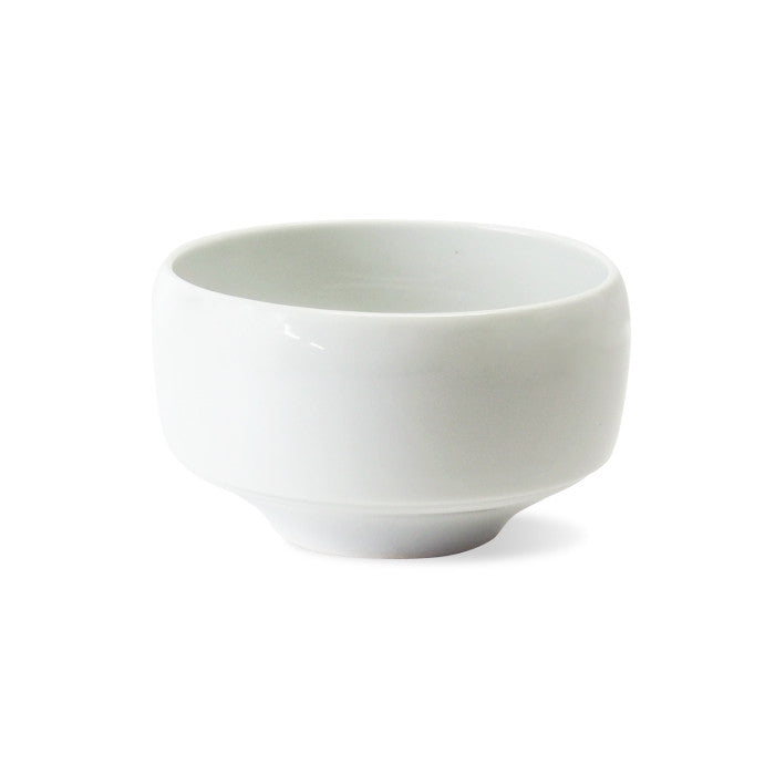 西海陶器：白椀 - 月白 - ギフトボックス付き白磁抹茶碗
