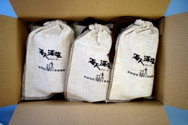 Amabito no Moshio Gourmet Seaweed Salt with Gift Bag by Kamagari Bussan - yumenet.live
