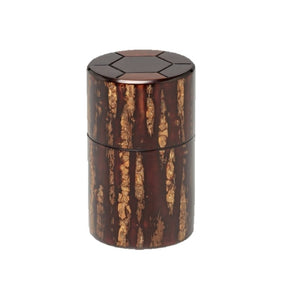 Fujiki Denshiro: Sakura Bark Tea Canister Turtle Shell Engraving by Arakawa Keitaro 総皮茶筒 天亀甲（荒川慶太郎　作） - yumenet.live