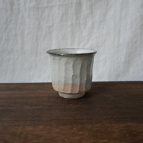 Gotanbayashi Kama: Karatsuyaki Porcelain Yunomi Cup - yumenet.live