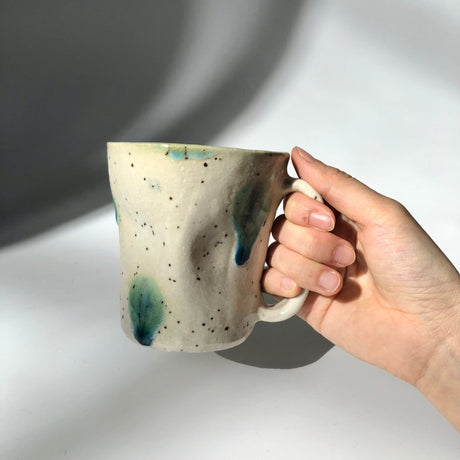 Hiroshi Hirai: Heart Shaped Mug Cup, Green Accents - yumenet.live