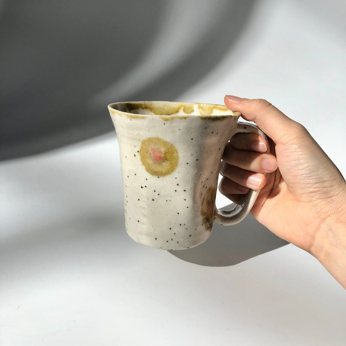 Hiroshi Hirai: Heart Shaped Mug Cup, Yellow Accents - yumenet.live