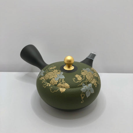 Isobe Ceramics se107: Tokoname Kyusu Golden Grapes Motif by Shouhou 250 ml 金葡萄 - yumenet.live