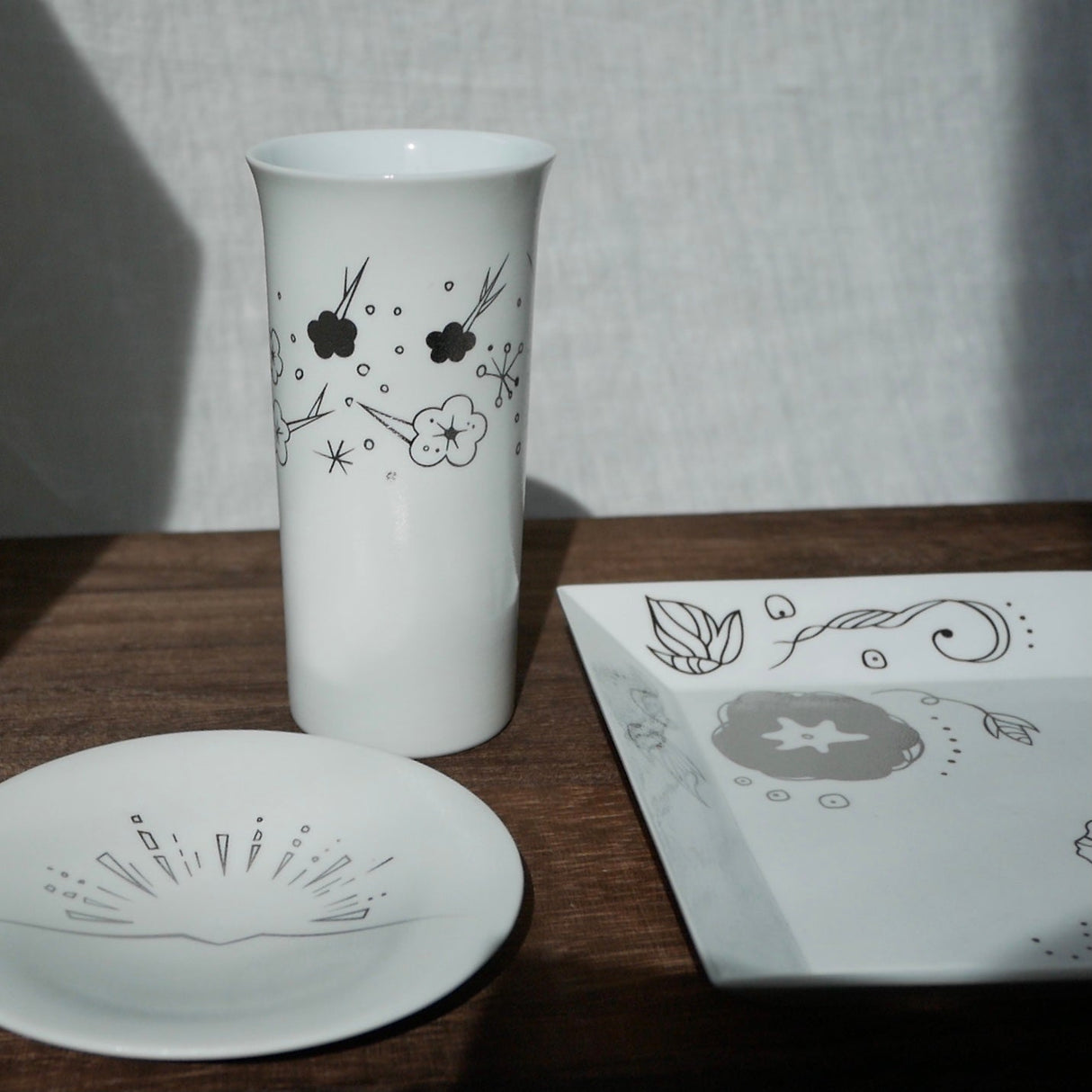 Kamigata Ryugi: Haiku Series Plate Set, Silver - yumenet.live
