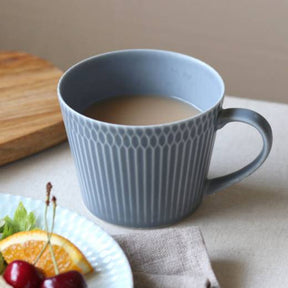Oda Pottery: Sazanami Design Porcelain Mug Cup (Blue) 小田陶器さざなみマグカップ（ブルー） - yumenet.live