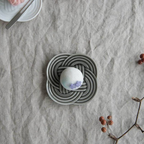 Oda Pottery: Wagashi Plate Gray (10.5 cm) - yumenet.live