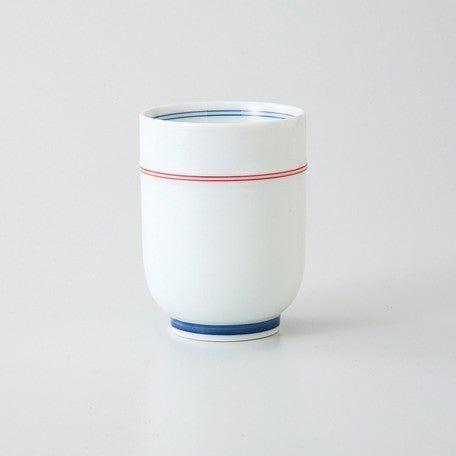 Saikai Ceramics: Red Trim, White Porcelain Yunomi Tea Cup with Blue Accents 150 ml - yumenet.live