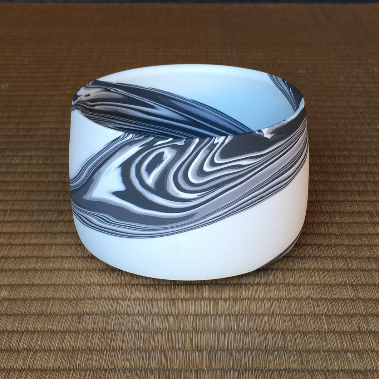 Shinro Yamamoto: Marble Porcelain Matcha Bowl 800 - yumenet.live