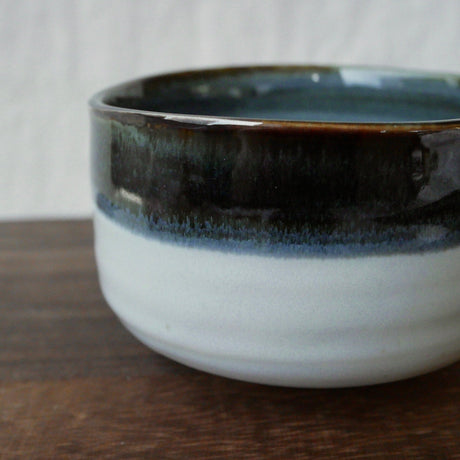 Yamaki Ikai M2034: Toho Blue Yohen Matcha Tea Bowl 唐峰紺窯変抹茶碗 - yumenet.live