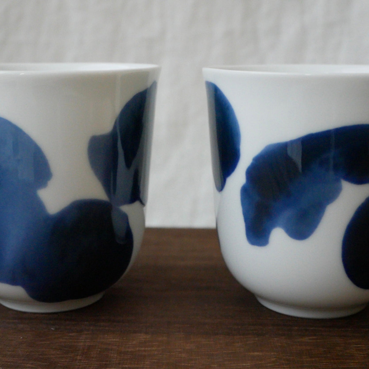 Yamani - Miyama Tableware: Blue Ink White Paired Mugs - yumenet.live