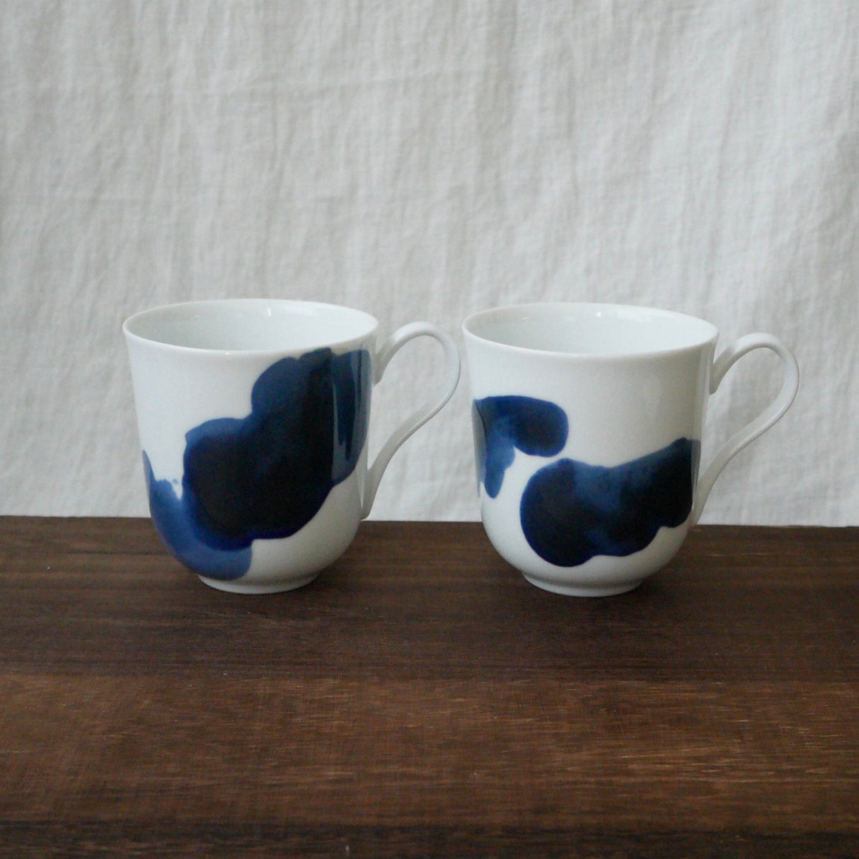 Yamani - Miyama Tableware: Blue Ink White Paired Mugs - yumenet.live