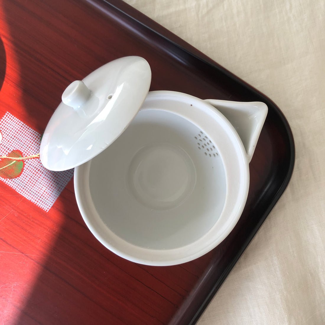 Yamatane: Tea Professional's White Porcelain Hohin Tea Pot (Ceramic Mesh, 140ml) - yumenet.live